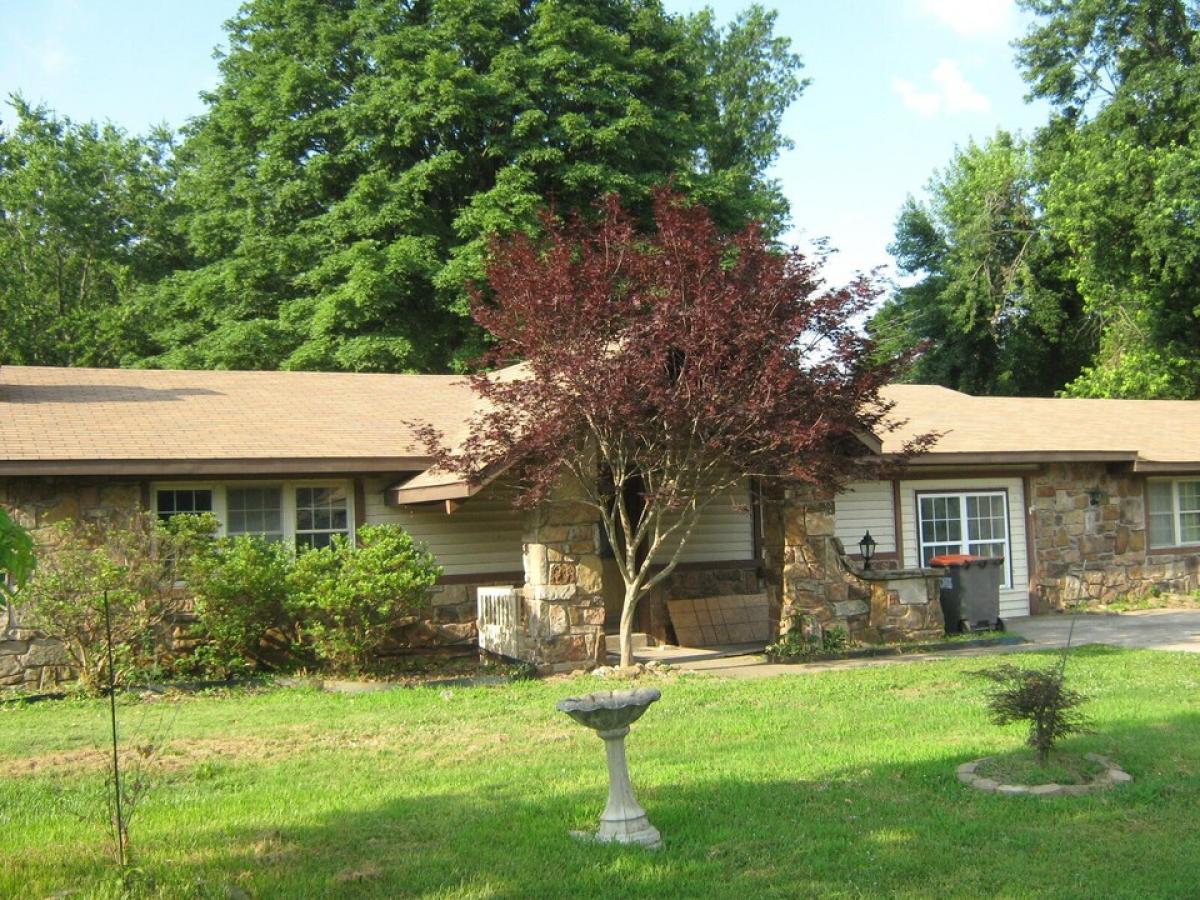 Picture of Home For Sale in Grove, Oklahoma, United States