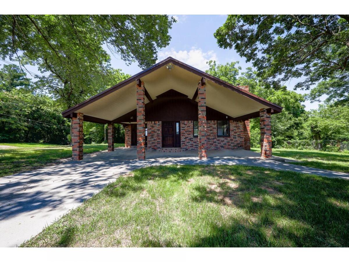 Picture of Home For Sale in Grove, Oklahoma, United States