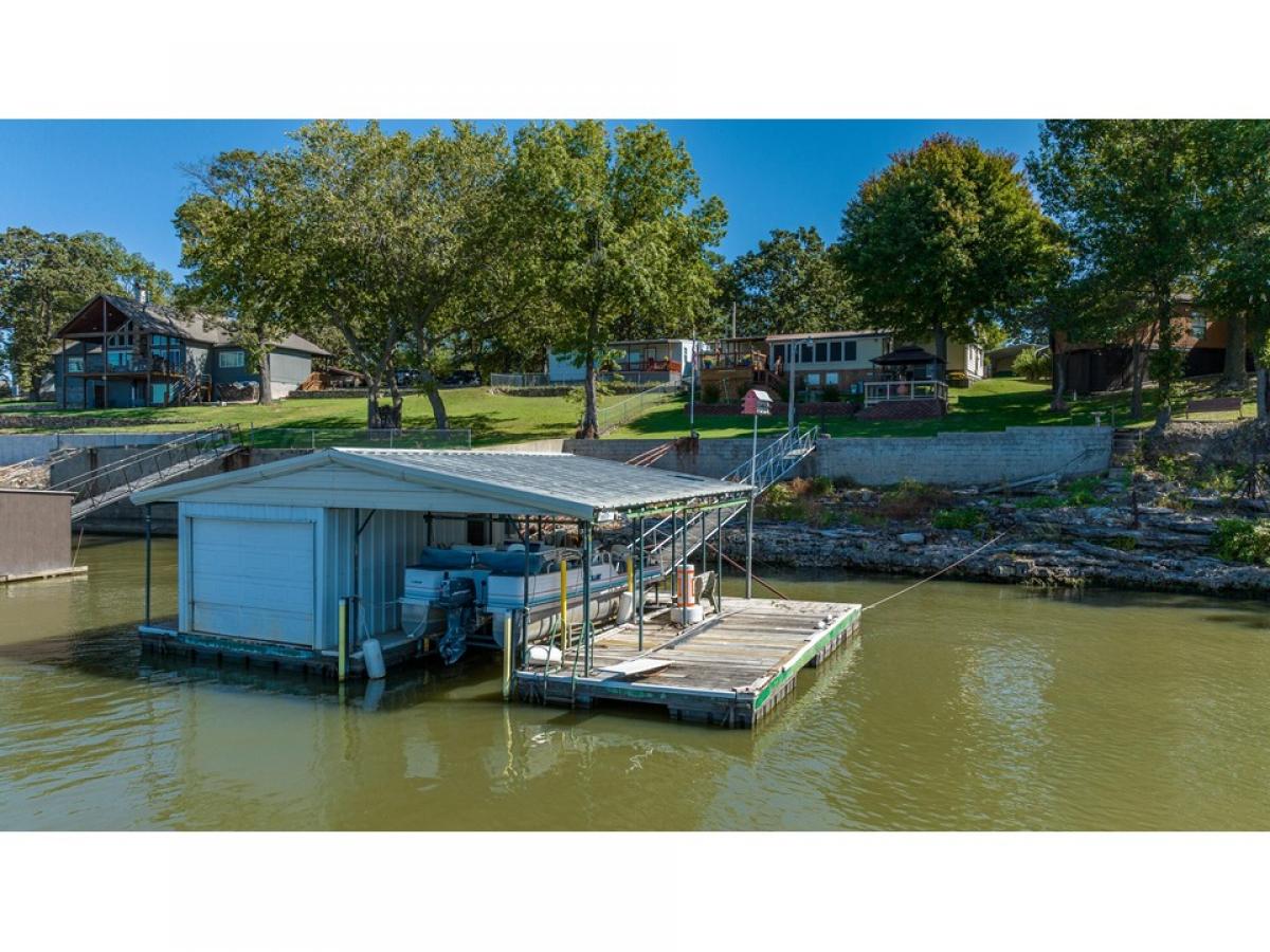 Picture of Home For Sale in Grove, Oklahoma, United States