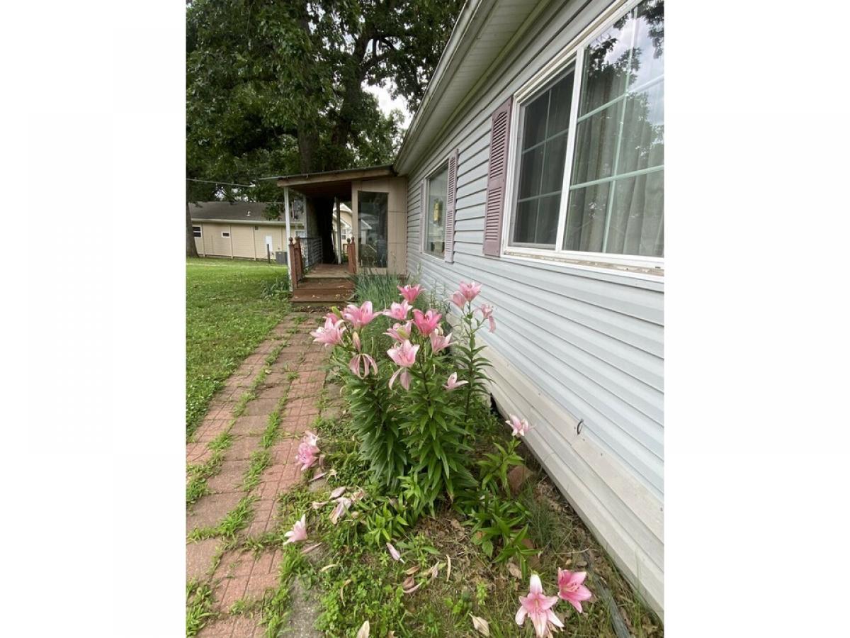 Picture of Home For Sale in Grove, Oklahoma, United States