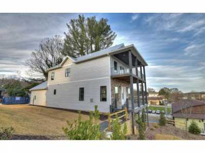 Home For Sale in Blue Ridge, Georgia