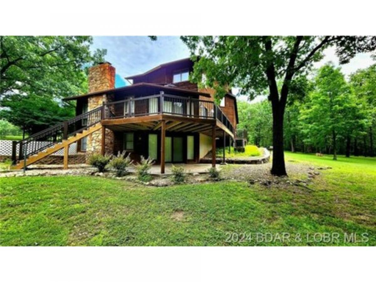 Picture of Home For Sale in Versailles, Missouri, United States