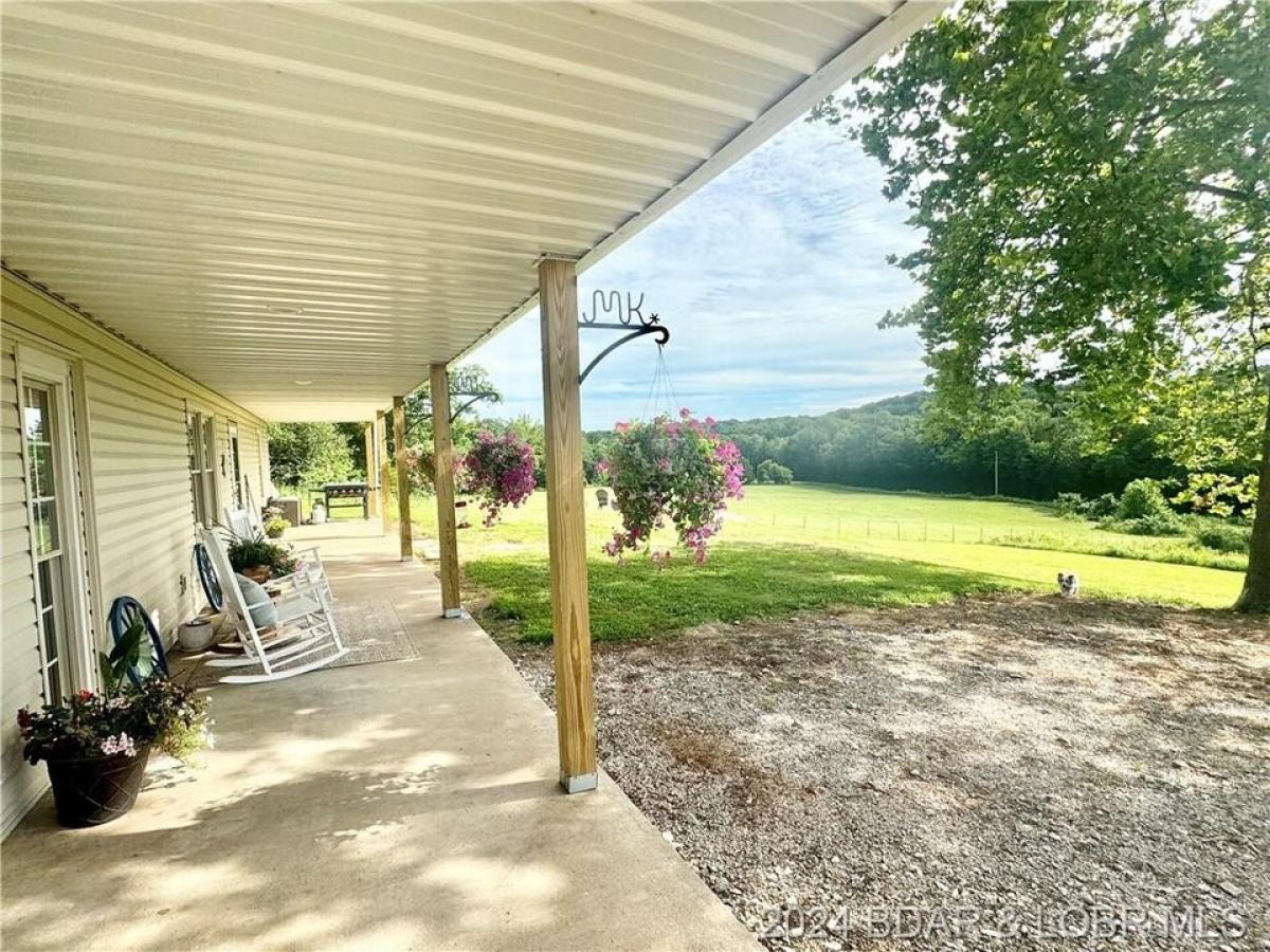 Picture of Home For Sale in Versailles, Missouri, United States