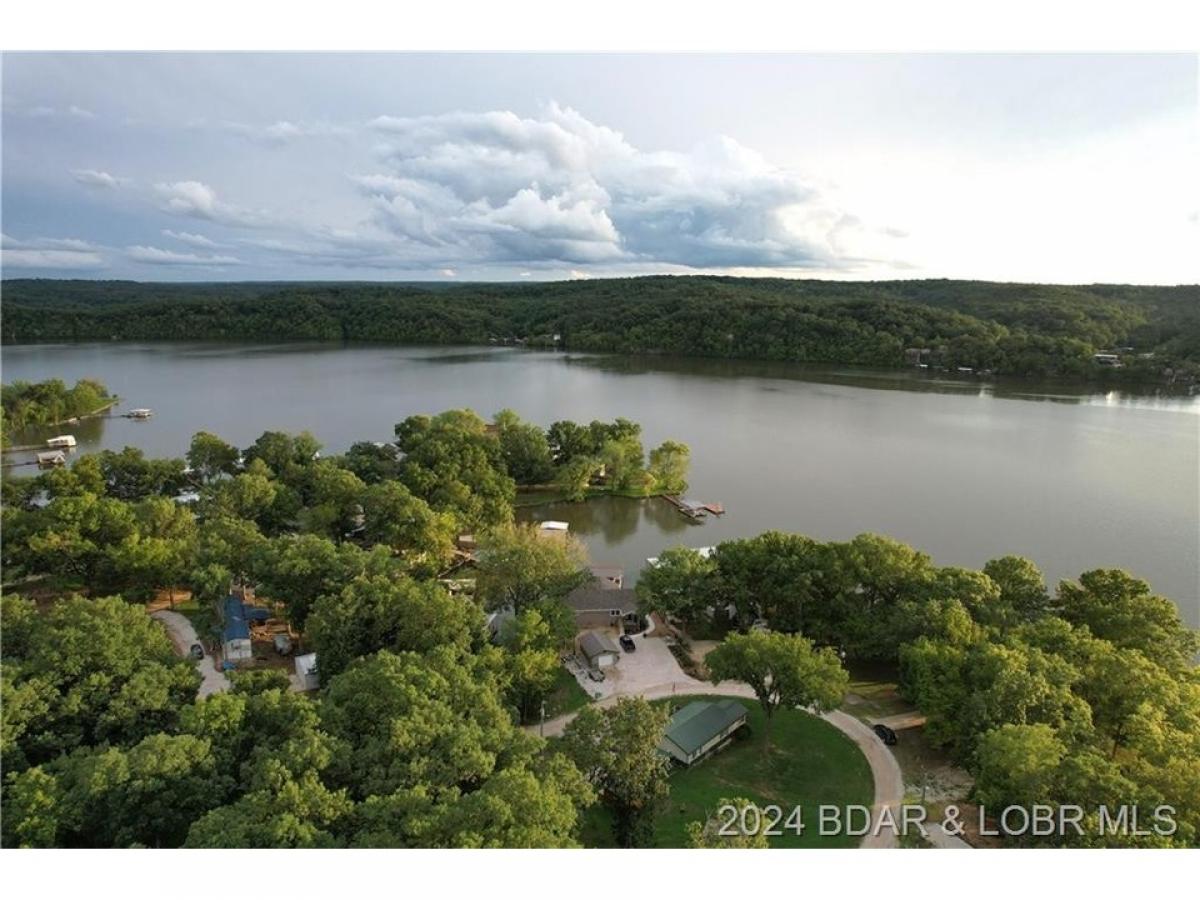 Picture of Home For Sale in Stover, Missouri, United States