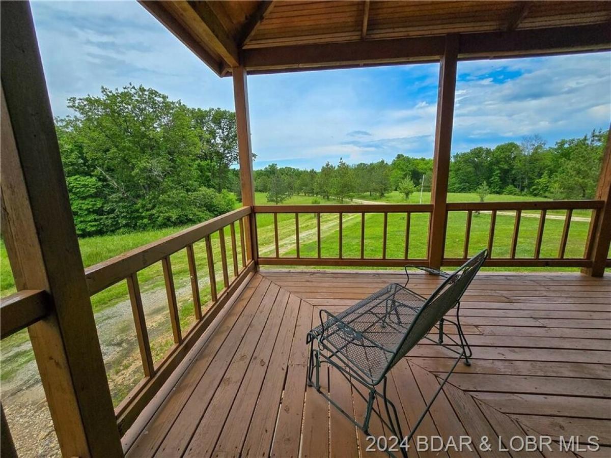 Picture of Home For Sale in Stover, Missouri, United States