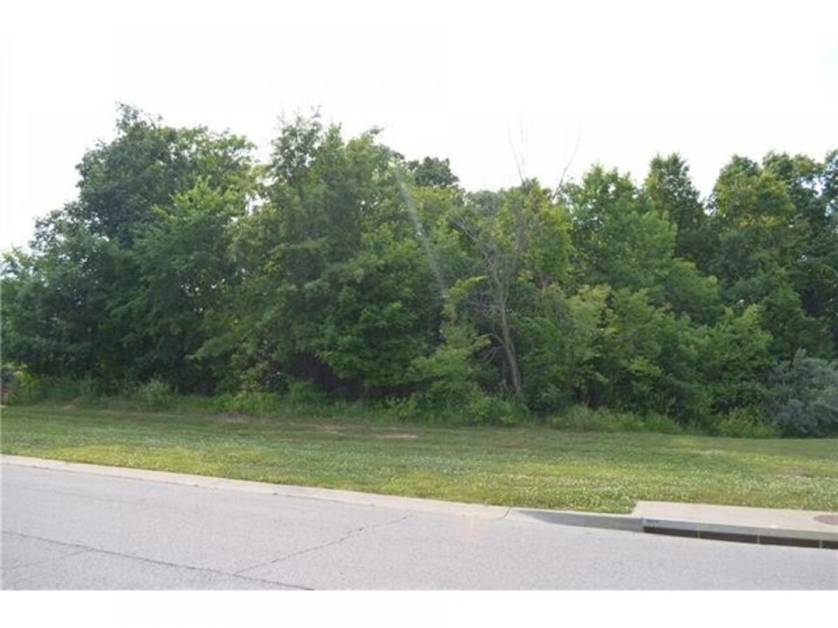 Picture of Residential Land For Sale in Gladstone, Missouri, United States