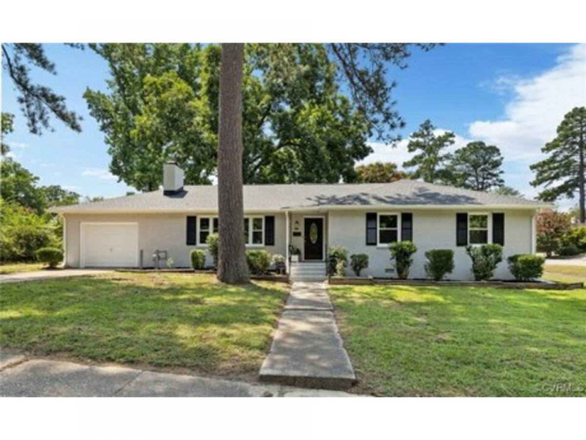 Picture of Home For Sale in Hopewell, Virginia, United States