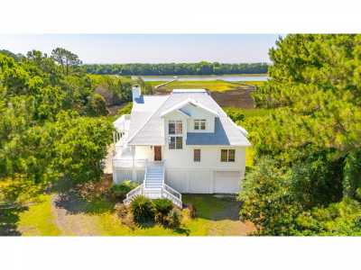 Home For Sale in Awendaw, South Carolina