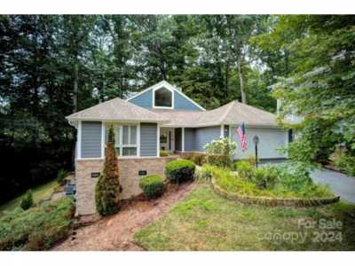 Home For Sale in Flat Rock, North Carolina