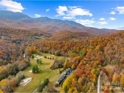 Home For Sale in Burnsville, North Carolina