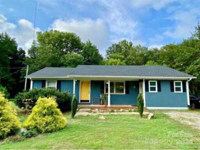 Home For Sale in Iron Station, North Carolina