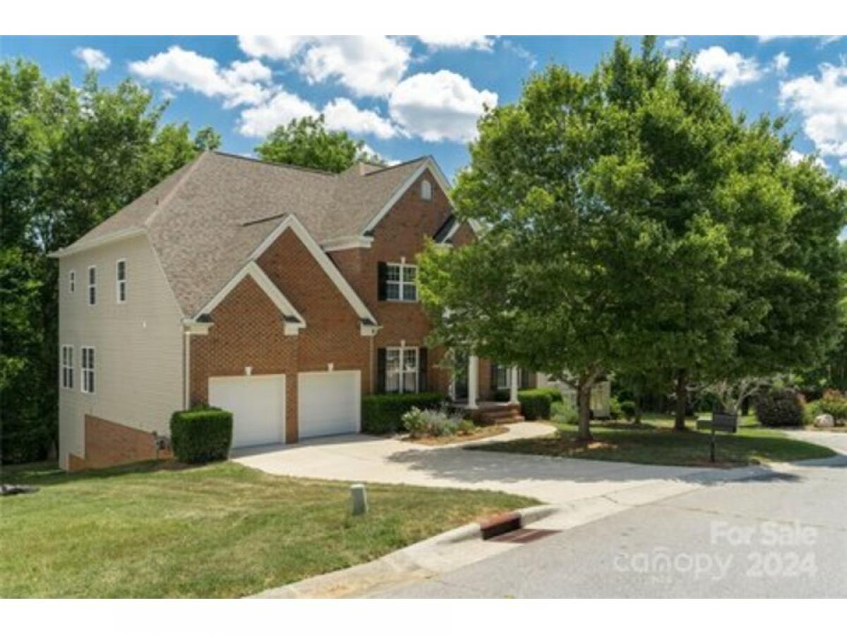 Picture of Home For Sale in Denver, North Carolina, United States