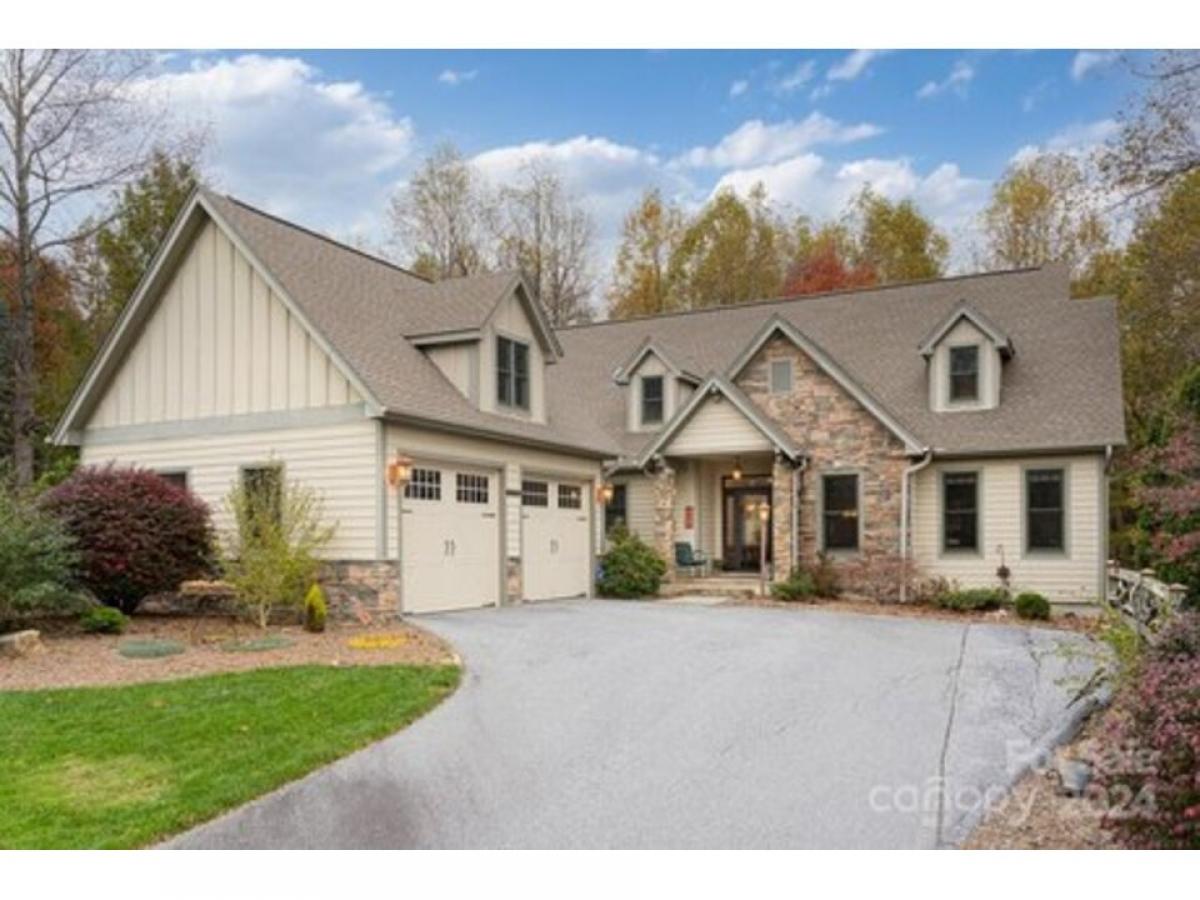 Picture of Home For Sale in Flat Rock, North Carolina, United States