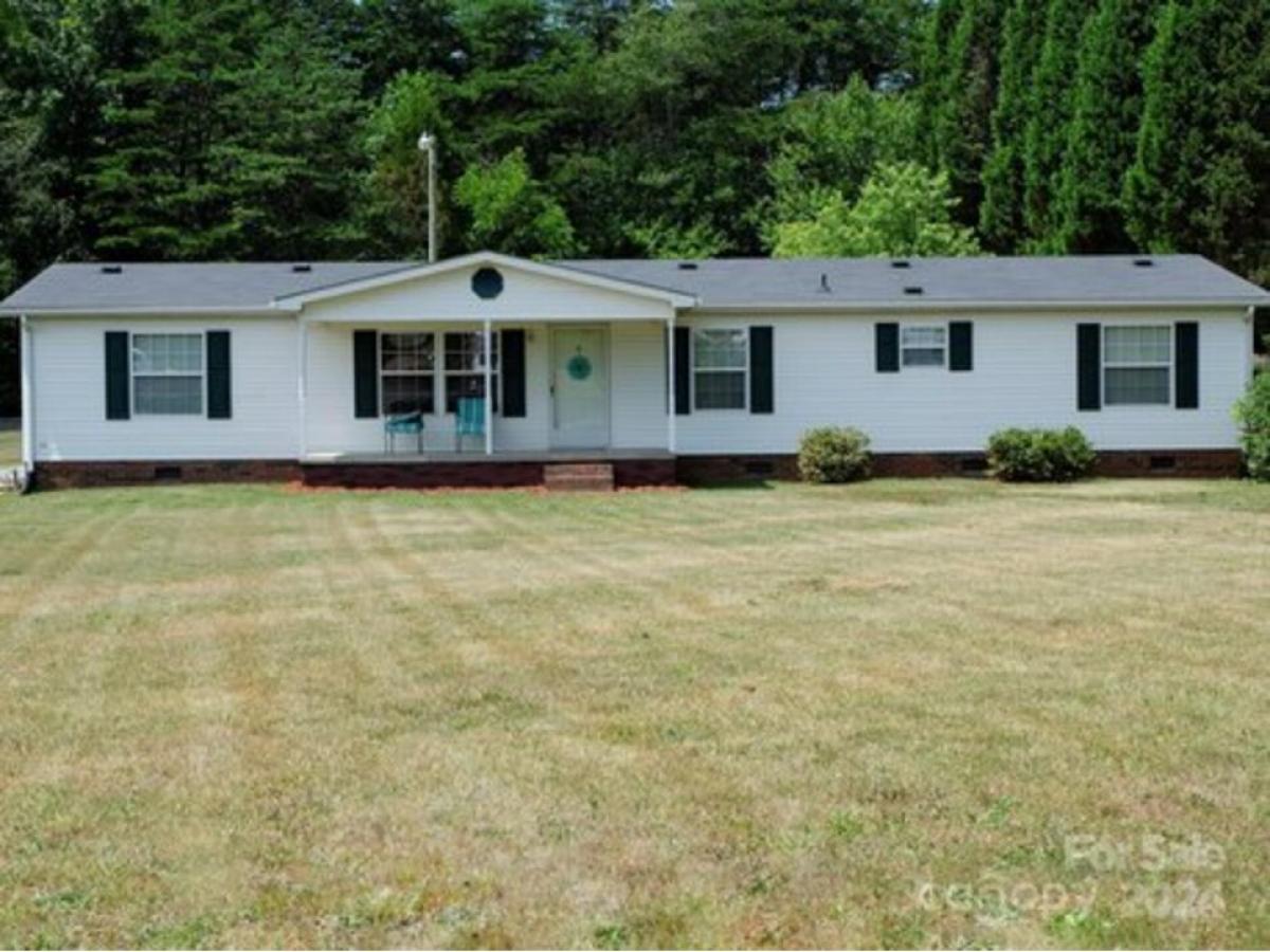 Picture of Home For Sale in Statesville, North Carolina, United States