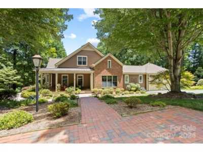 Home For Sale in Flat Rock, North Carolina