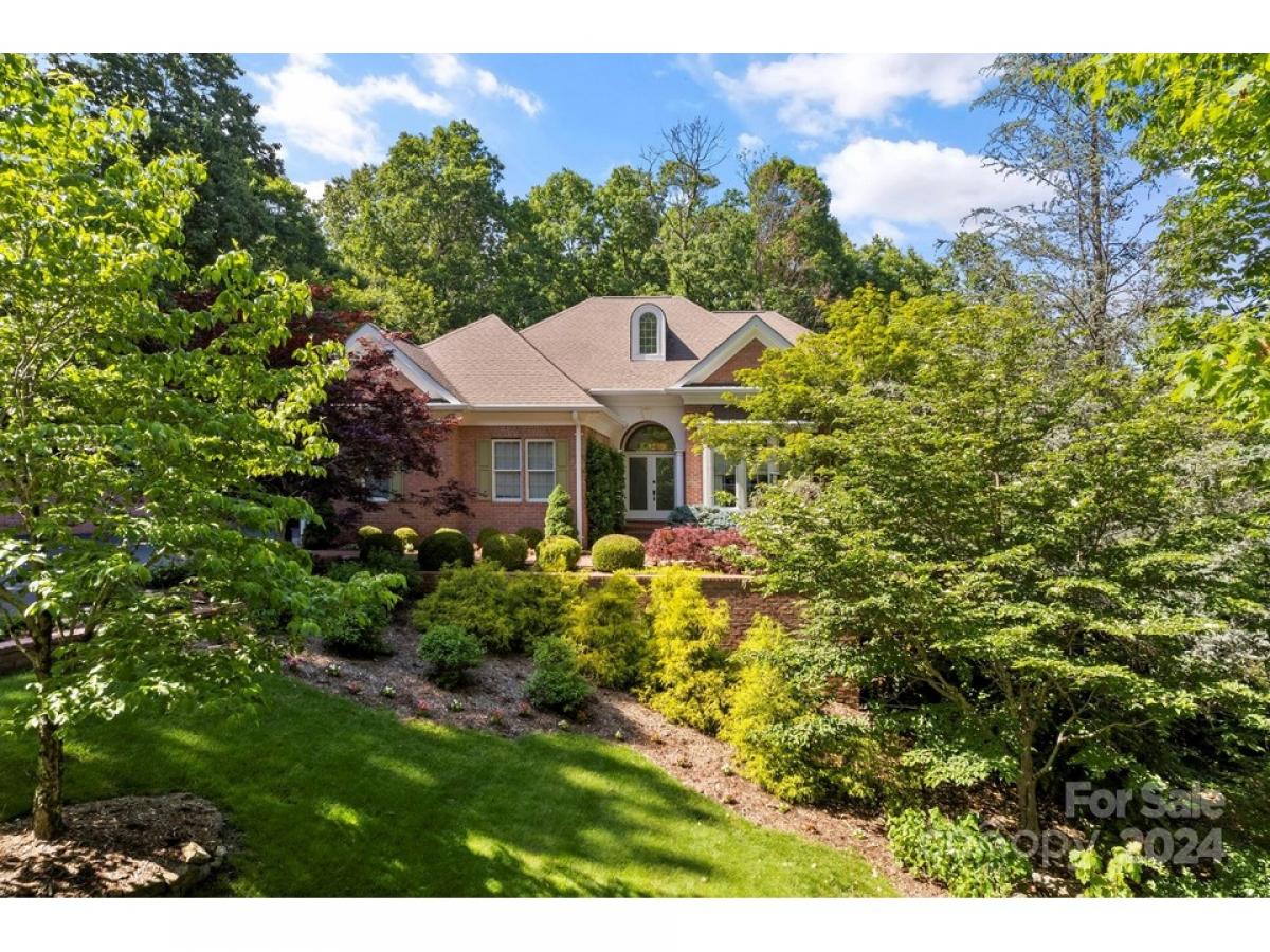 Picture of Home For Sale in Flat Rock, North Carolina, United States