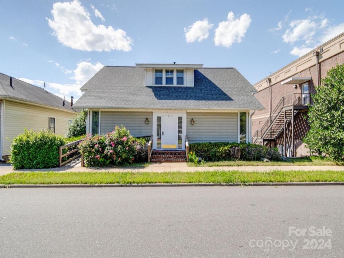 Picture of Home For Sale in Statesville, North Carolina, United States