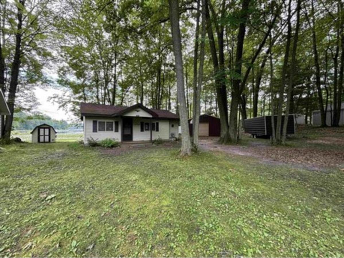 Picture of Home For Sale in Lake, Michigan, United States