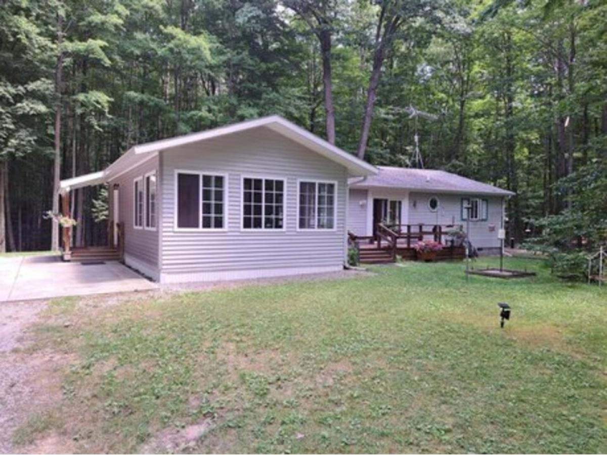 Picture of Home For Sale in Lake, Michigan, United States