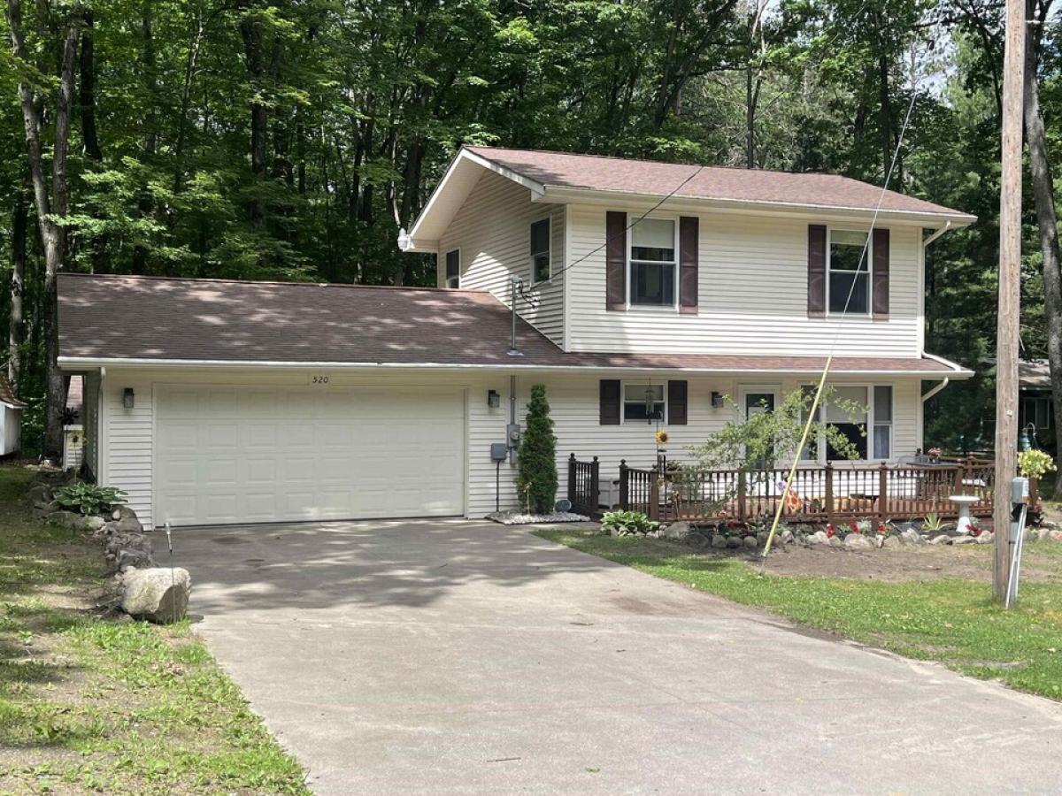 Picture of Home For Sale in Harrison, Michigan, United States