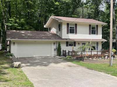 Home For Sale in Harrison, Michigan