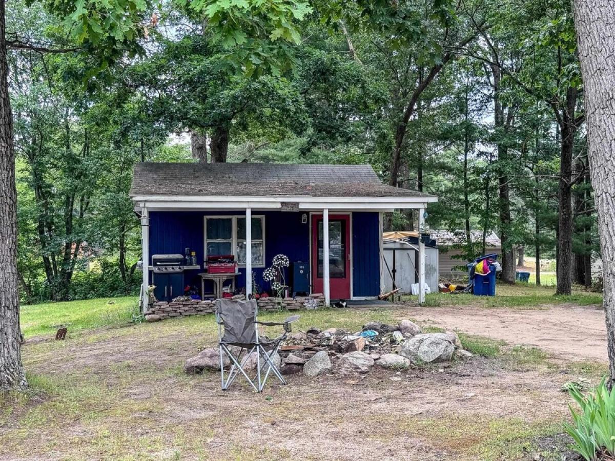 Picture of Home For Sale in Harrison, Michigan, United States