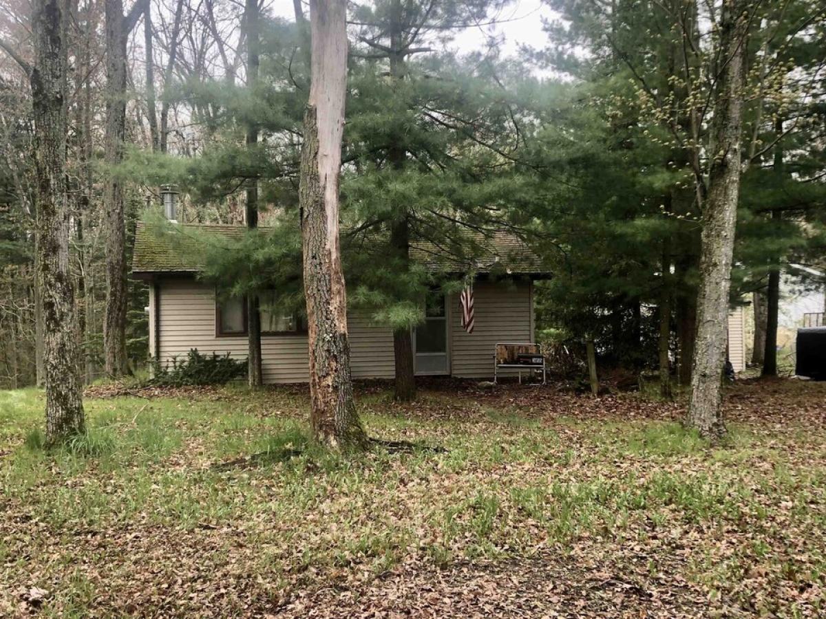 Picture of Home For Sale in Harrison, Michigan, United States