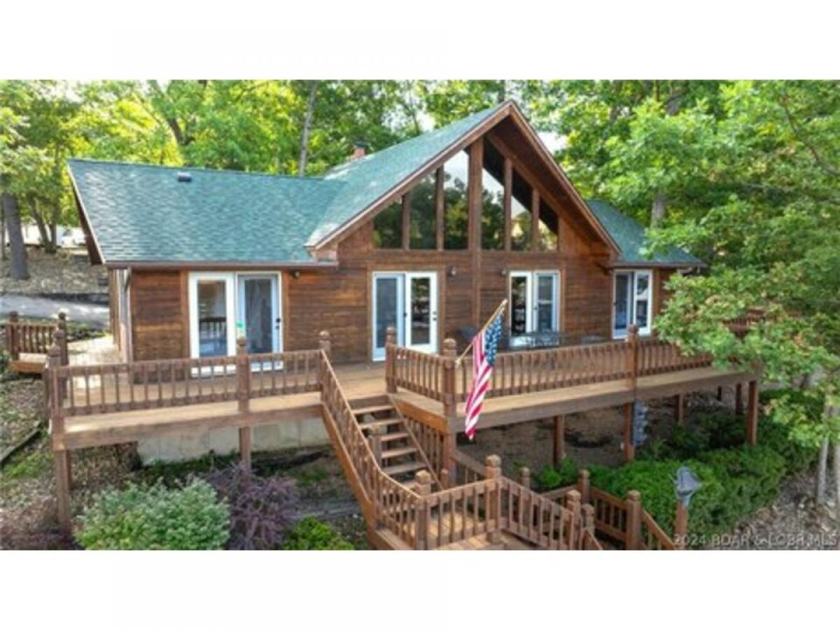 Picture of Home For Sale in Sunrise Beach, Missouri, United States