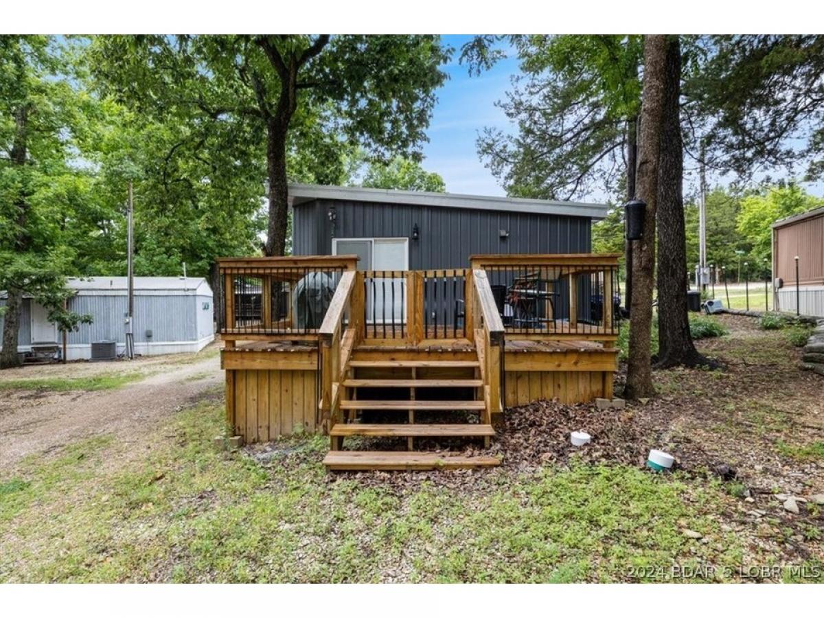 Picture of Home For Sale in Sunrise Beach, Missouri, United States