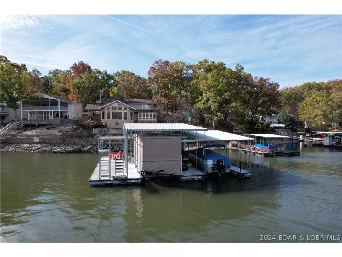 Picture of Home For Sale in Sunrise Beach, Missouri, United States