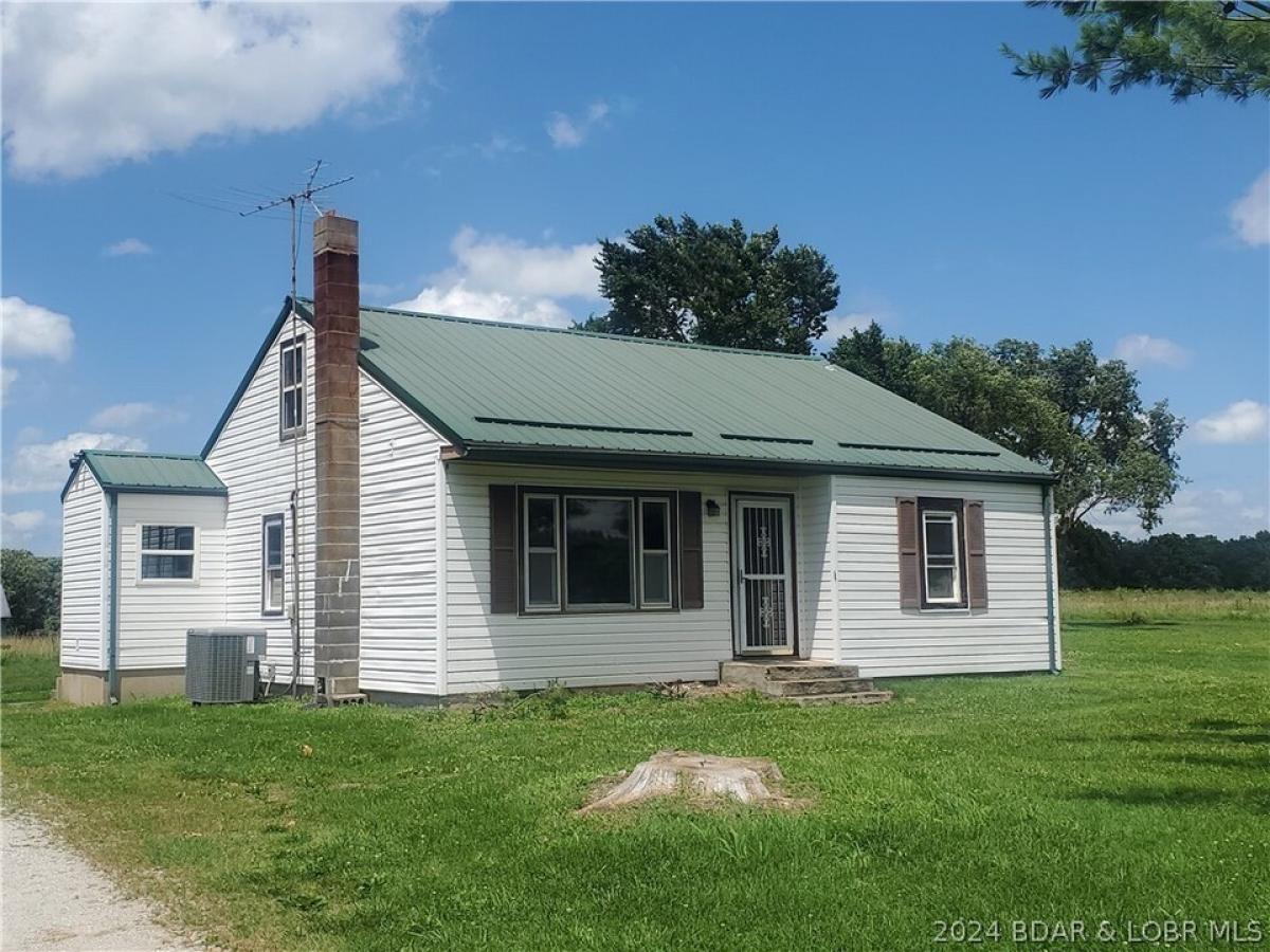 Picture of Home For Sale in Preston, Missouri, United States