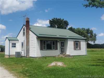 Home For Sale in Preston, Missouri