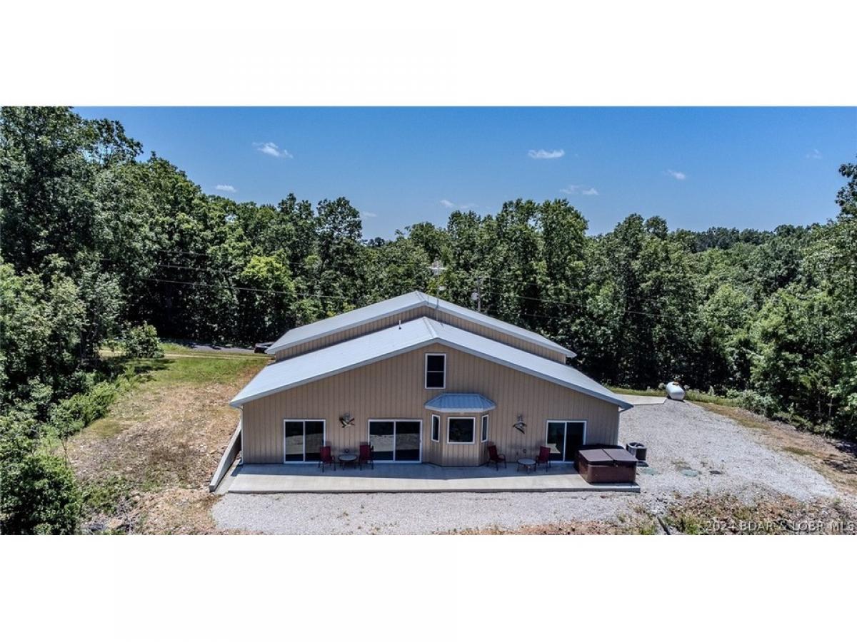 Picture of Home For Sale in Stover, Missouri, United States