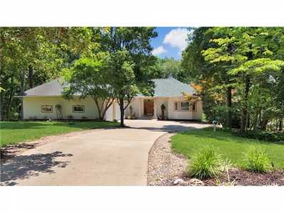 Home For Sale in Sunrise Beach, Missouri