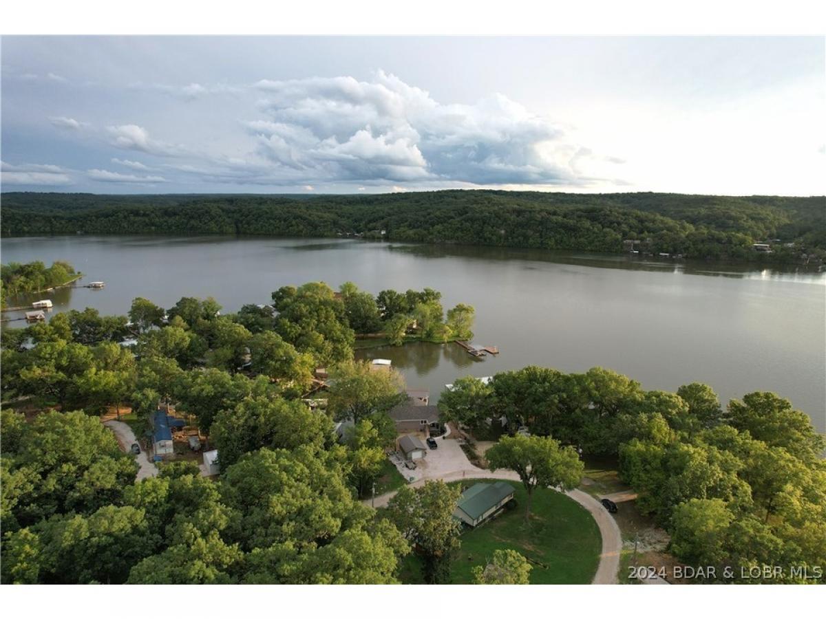 Picture of Home For Sale in Stover, Missouri, United States