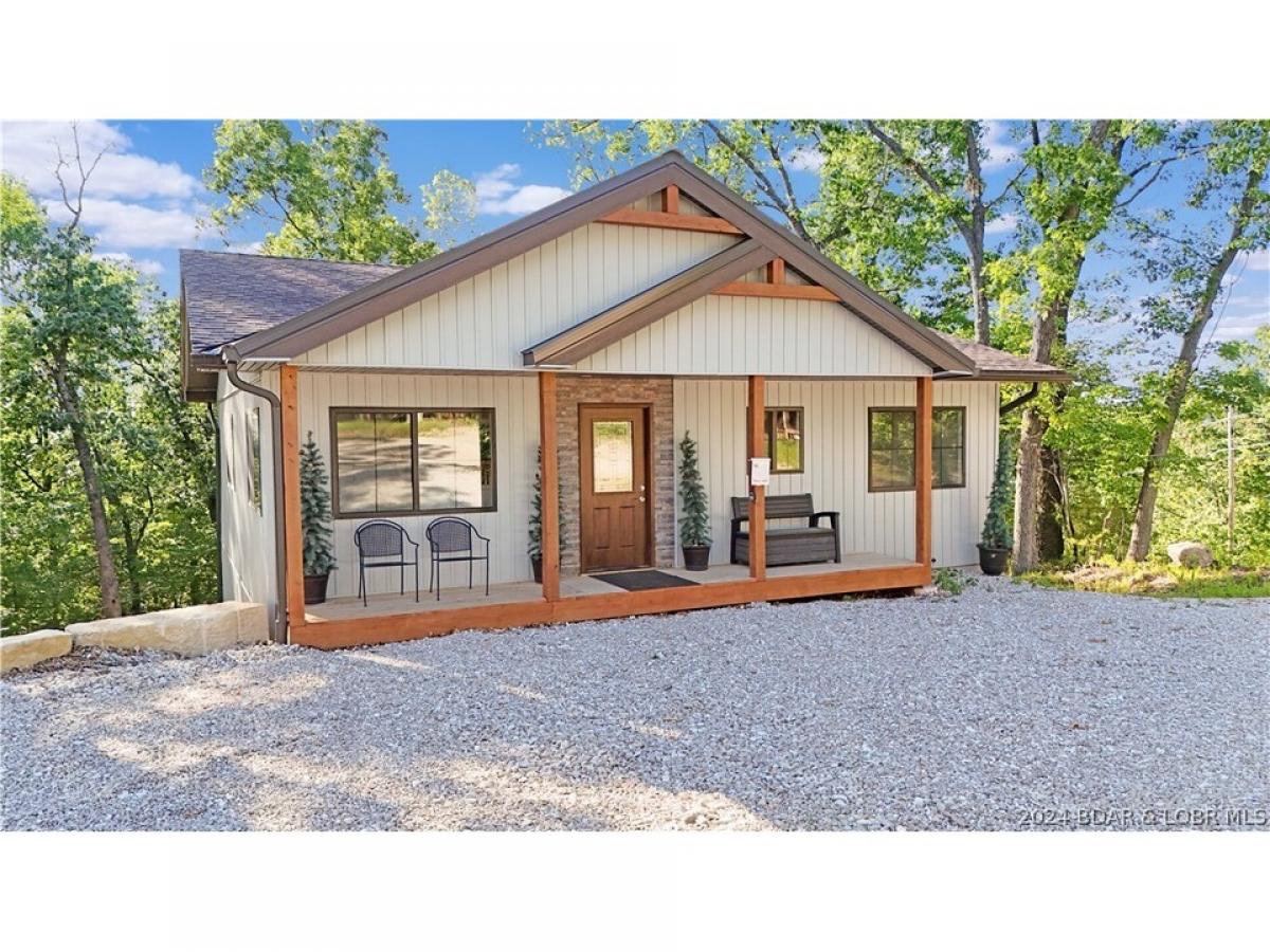 Picture of Home For Sale in Sunrise Beach, Missouri, United States