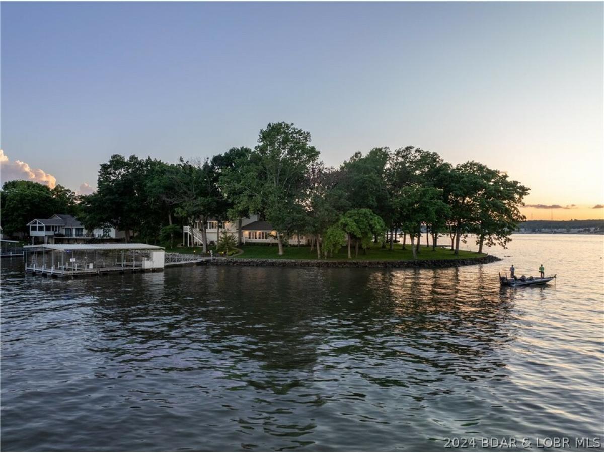 Picture of Home For Sale in Four Seasons, Missouri, United States