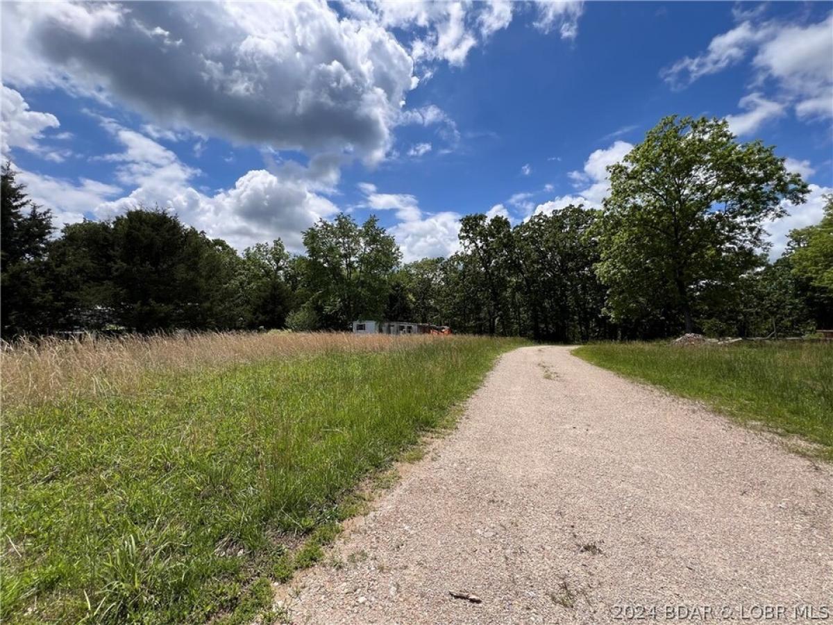 Picture of Residential Land For Sale in Camdenton, Missouri, United States