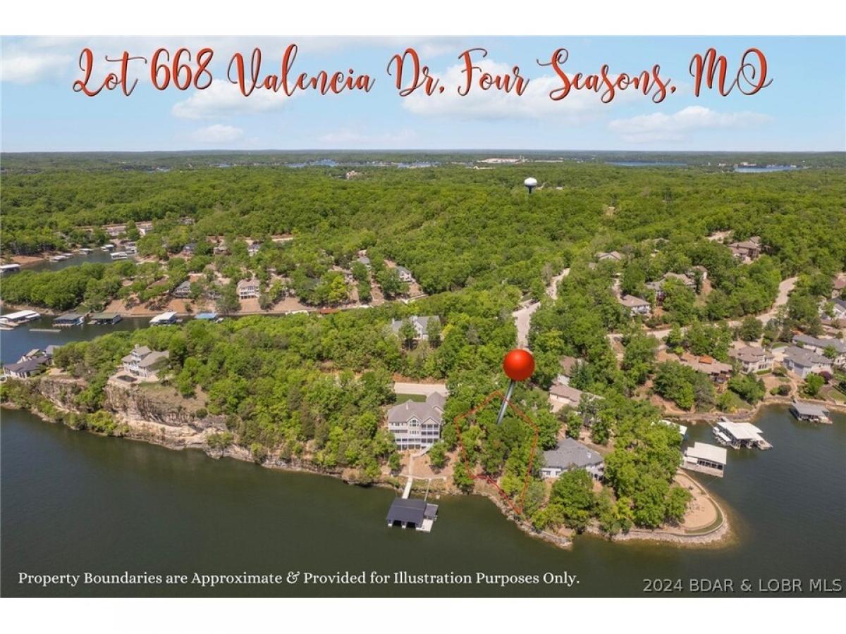 Picture of Residential Land For Sale in Lake Ozark, Missouri, United States