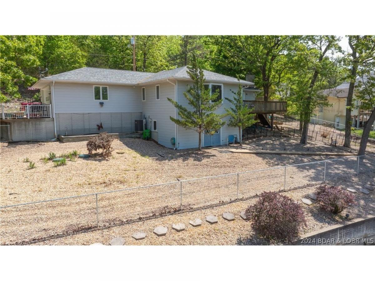 Picture of Home For Sale in Roach, Missouri, United States