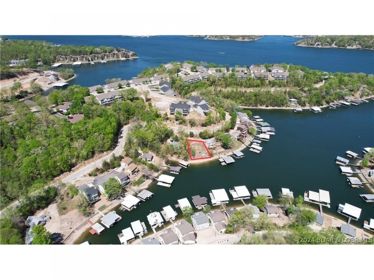 Picture of Residential Land For Sale in Lake Ozark, Missouri, United States