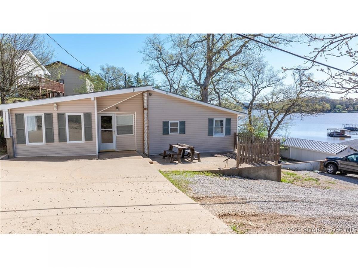 Picture of Home For Sale in Roach, Missouri, United States