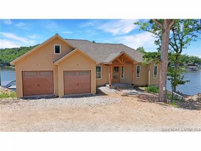 Home For Sale in Sunrise Beach, Missouri