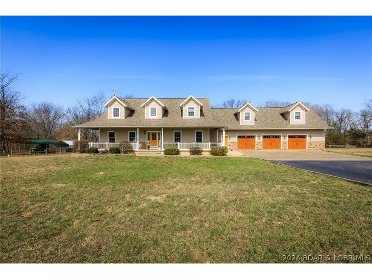 Picture of Home For Sale in Camdenton, Missouri, United States