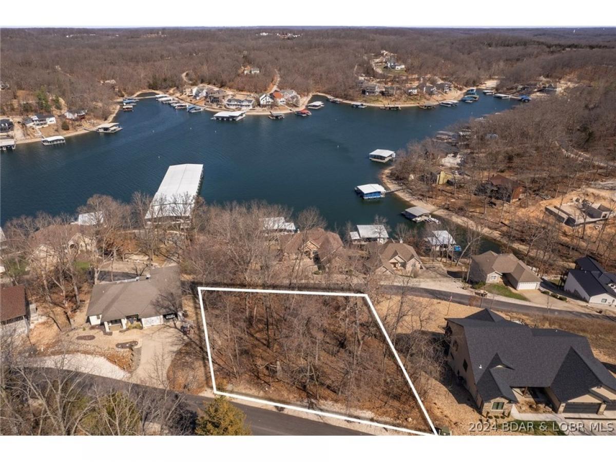 Picture of Residential Land For Sale in Lake Ozark, Missouri, United States