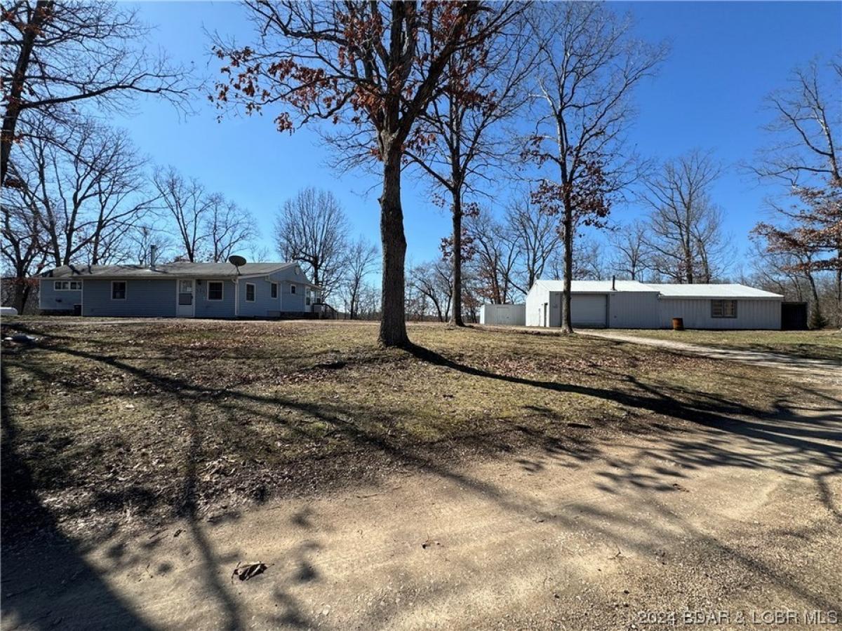 Picture of Home For Sale in Stover, Missouri, United States