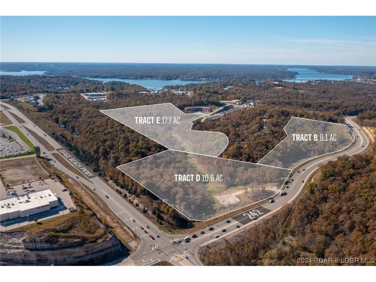 Picture of Residential Land For Sale in Lake Ozark, Missouri, United States