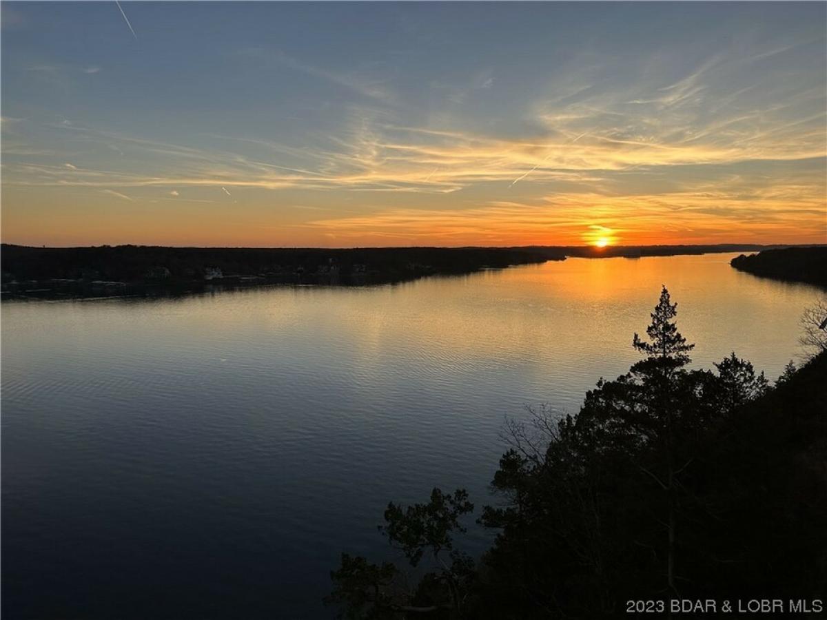 Picture of Residential Land For Sale in Lake Ozark, Missouri, United States