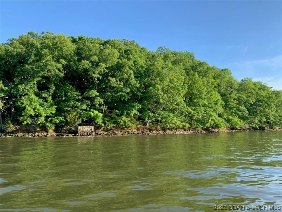 Picture of Residential Land For Sale in Lake Ozark, Missouri, United States