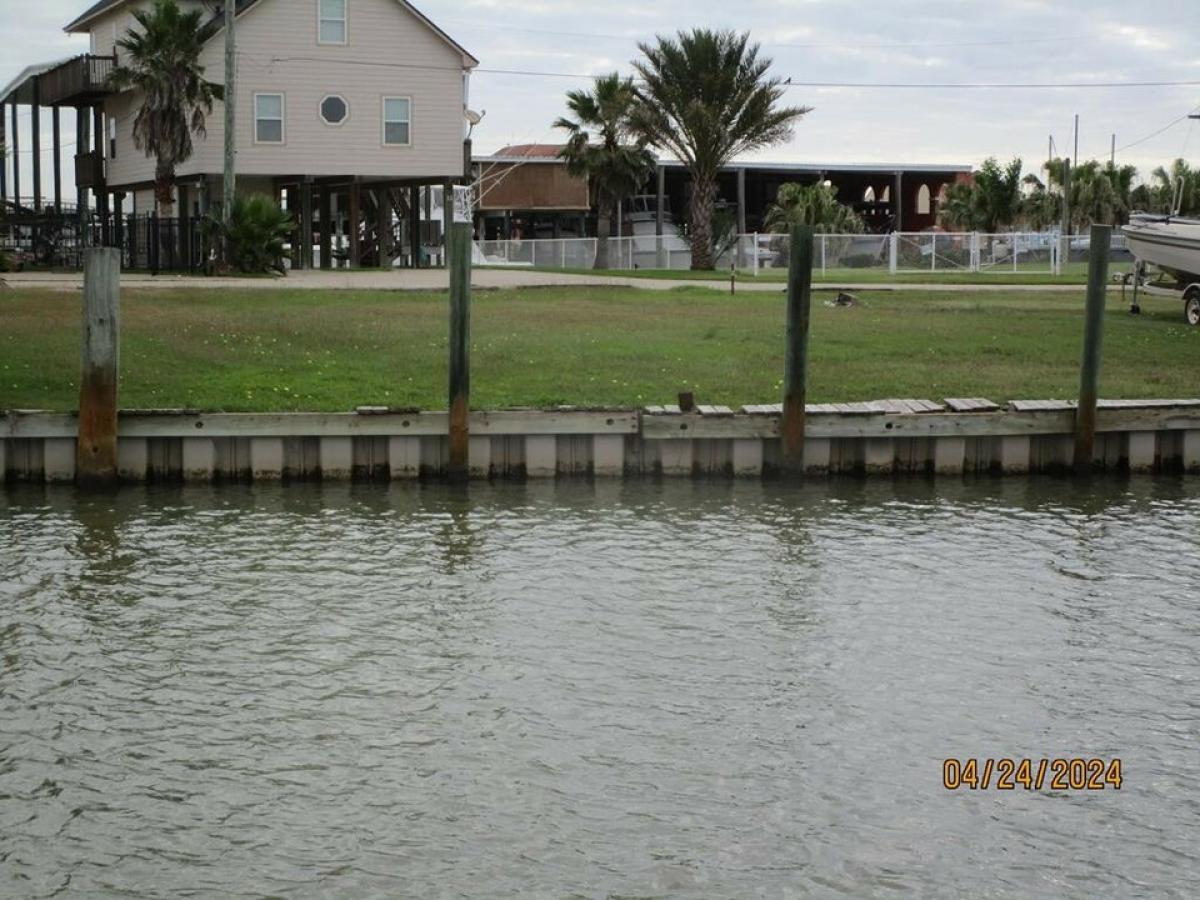 Picture of Residential Land For Sale in Freeport, Texas, United States